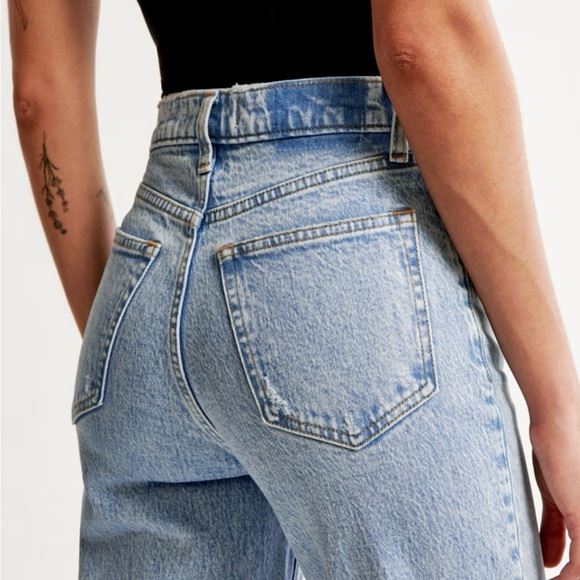 Abercrombie & Fitch Ultra High Rise 90s Jeans - Picture 5 of 6